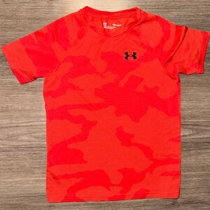 Under Armour Red dri-fit T-Shirt, size ym, EUC